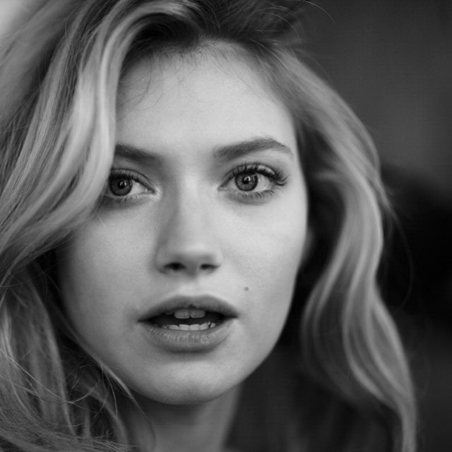 Next photo of Imogen Poots